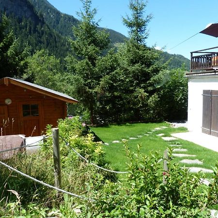 סנט-פואה-טארונטז Auberge Sur La Montagne מראה חיצוני תמונה