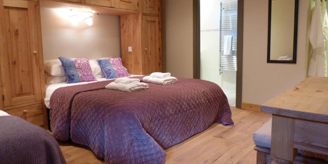 סנט-פואה-טארונטז Auberge Sur La Montagne מראה חיצוני תמונה